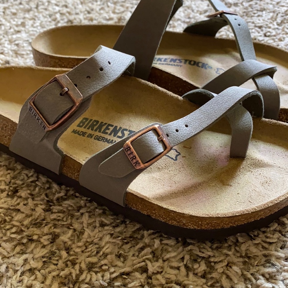 37/240 Birkenstock’s Mayari Sandal Stone NWOT